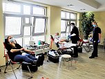 Mitarbeiterinnen und Mitarbeiter aus den Helios Kliniken in Mansfeld-Südharz spenden Blut    (Foto: Dagmar Mansfeldt)