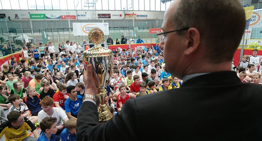 Dieser Pokal ist das Ziel aller Teams (Foto: NNZ)