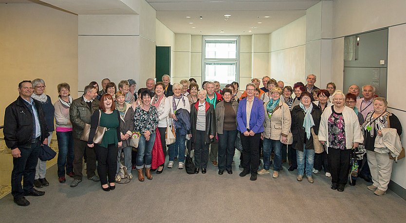 Besuchergruppe im Bundestag (Foto: Kaspar Paul)