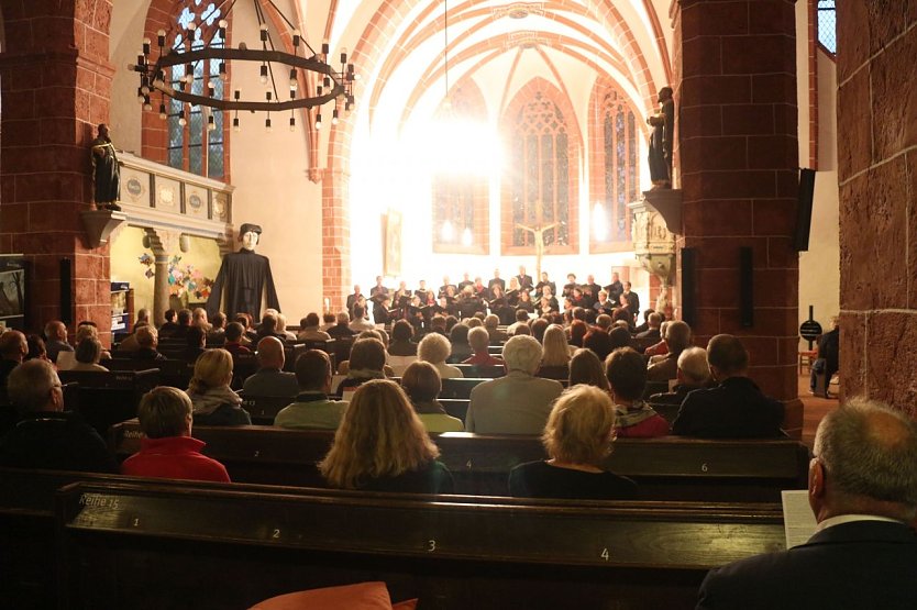 Nacht der Kirchen in Nordhausen - der Kammerchor "Collegium canticum novum" in der Blasiikirche (Foto: Angelo Glashagel)