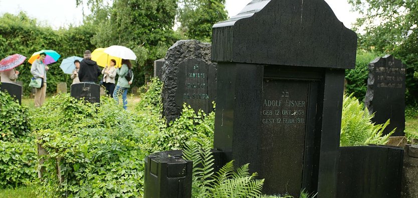 Führung über den jüdischen Friedhof (Foto: privat)