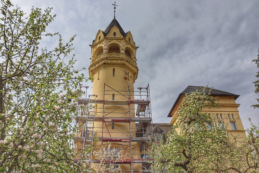 Am Haus Meyenburg wird der Turm dieser Tage eingerüstet (Foto: Stadtverwaltung Nordhausen)