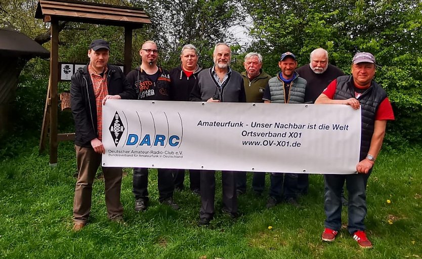Mitglieder des Ortsverbandes Kyffhäuser des Deutschen Amateur Radio Club e.V. (DARC) (Foto: Amateur Radio Club -Sebastian Hey)