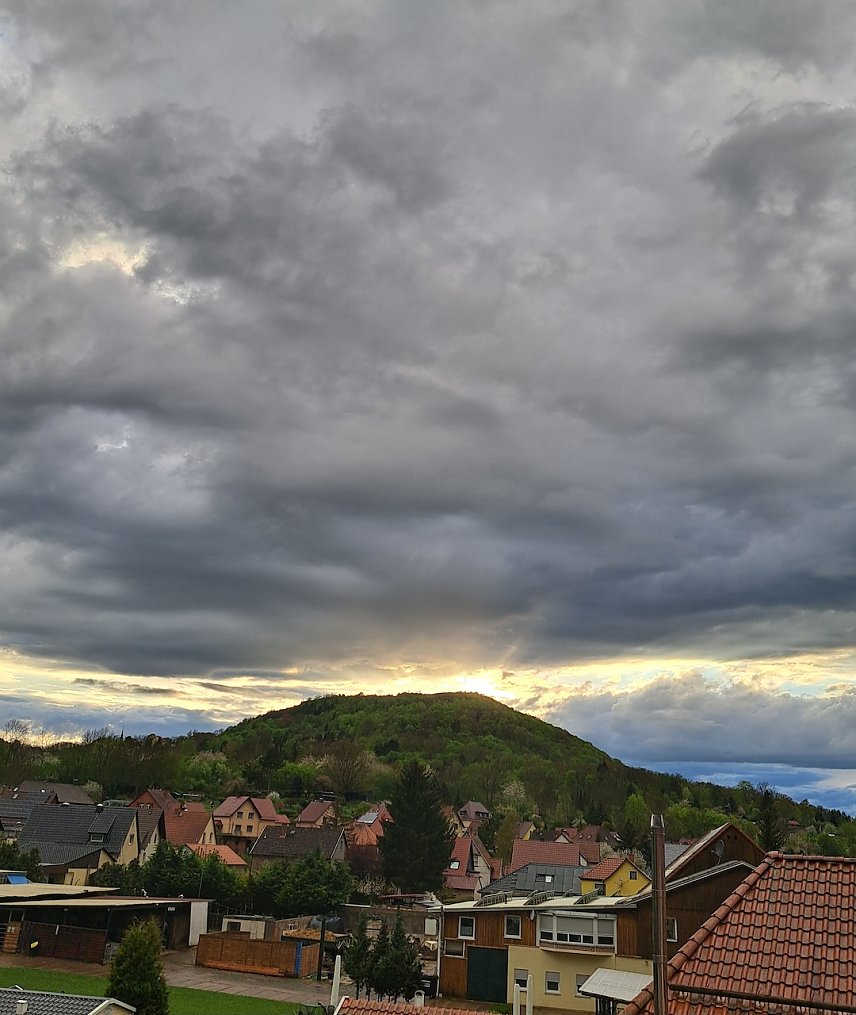 Bild: Beeindruckende Wolken auf dem Frauenberg in Sondershausen