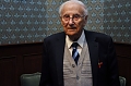 Der Nordh&auml;user Ehrenb&uuml;rger und &Uuml;berlebende des KZ Dora, Albrecht Weinberg mit dem Bundesverdienstkreuz 2017 (Badmanontour/wikipedia)
