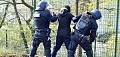 Was darf die Polizei?  - f&uuml;r "freiheitseinschr&auml;nkende Ma&szlig;nahmen" gibt es hohe H&uuml;rden; Symbolbild (LPI)