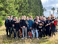 Mit dem Spaten f&uuml;r den Wald - die beiden neunten Klassen der Regelschule Niedersachswerfen halfen bei der Wiederaufforstung im Harz (Tanita Thelemann)