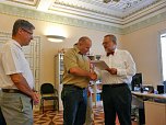 F&ouml;rderbescheide &uuml;bergeben (Foto: Landratsamt Kyffh&auml;userkreis)