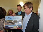 Regelschule &uuml;bergeben (Foto: Karl-Heinz Herrmann)