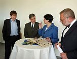 Regelschule &uuml;bergeben (Foto: Karl-Heinz Herrmann)
