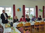 Innenminister brachte Geld vorbei (Foto: Karl-Heinz Herrmann)