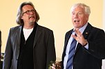 Schulleiter Koethe begr&uuml;&szlig;t den Gast (Foto: nnz)