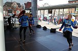 Vor und hinter der B&uuml;hne (Foto: nnz)