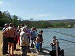 Fr&ouml;hlich angebadet (Foto: Karl-Heinz Herrmann)