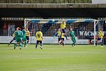 Momente auf und neben dem Spielfeld (Foto: Olaf Dobrzykowsky)