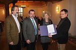 Fördermittel übergeben: Von links: Dr. Moser, Maik Schröter, Birgit Keller, Holger Reinhardt. (Foto: privat) Fördermittel übergeben: Von links: Dr. Moser, Maik Schröter, Birgit Keller, Holger Reinhardt. (Foto: privat)