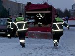 Die Flasche wird abtransportiert (Foto: nnz)