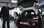 Gro&szlig;es Angrillen bei Opel Autohaus Peter (Foto: nnz-City Scout Sven G&auml;mkow)