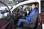 Gro&szlig;es Angrillen bei Opel Autohaus Peter (Foto: nnz-City Scout Sven G&auml;mkow)
