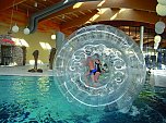 Zus&auml;tzlicher Badesp&auml;&szlig; f&uuml;r Kinder (Foto: Kyffh&auml;user Therme)