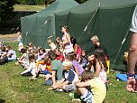 Polizeivorf&uuml;hrungen im Zeltlager der Johanniter (Foto: Ilka K&uuml;hn)