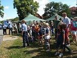 Polizeivorf&uuml;hrungen im Zeltlager der Johanniter (Foto: Ilka K&uuml;hn)