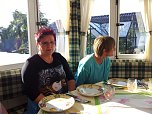 Gespr&auml;ch in der Goldenen Aue (Foto: privat)