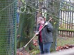 Saubermachen im B&auml;renpark (Foto: Wolfgang Stenzel)