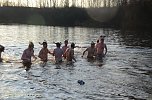 Eisbaden der FH Nordhausen (Foto: nnz-City Scout Sven G&auml;mkow)