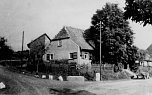 Dieses Bild bot sich vor 200 Jahren an der Kreuzung nach Mauderode. Die Lindenb&auml;ume hoben sich markant ab. Sp&auml;ter befand sich in dem modernisierten Haus die Gastst&auml;tte von Friederike Reinhardt. (Foto: Kurt Frank/Archiv)