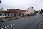  Nach dem Abriss des Hauses mit Nebenobjekt erfolgte kein L&uuml;ckenschluss. Im Geb&auml;ude unten befand sich die Konsum-Verkaufsstelle (Foto: Kurt Frank/Archiv)