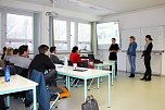 Dr. Kareen Schlangen und Studierende des Moduls Customer Relationship Management des Masterstudiengangs Innovations- und Changemanagement (Foto: Tina Schneppe, FHN)