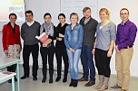 Dr. Kareen Schlangen und Studierende des Moduls Customer Relationship Management des Masterstudiengangs Innovations- und Changemanagement (Foto: Tina Schneppe, FHN)