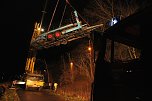 LKW wird gebirgen (Foto: Feuerwehr Heiligenstadt)