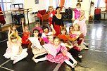 Kost&uuml;mball im Ballettsaal (Foto: G&uuml;nter Herting)
