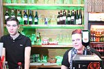 Beste Freunde im Jugenclubhaus (Foto: Belvedere Media Agentur)