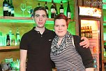 Beste Freunde im Jugenclubhaus (Foto: Belvedere Media Agentur)
