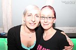 Beste Freunde im Jugenclubhaus (Foto: Belvedere Media Agentur)
