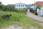 Tiersch&uuml;tzer mit Aktion (Foto: Karl-Heinz Herrmann)