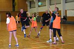 Handball vs. Volleyball (Foto: Uwe Tittel)