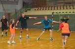 Handball vs. Volleyball (Foto: Uwe Tittel)