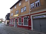 Kontraste in der Altstadt (Foto: Peter Blei)