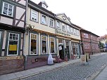 Kontraste in der Altstadt (Foto: Peter Blei)