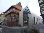 Kontraste in der Altstadt (Foto: Peter Blei)