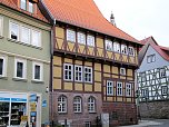 Kontraste in der Altstadt (Foto: Peter Blei)