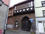 Kontraste in der Altstadt (Foto: Peter Blei)