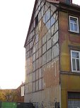 Kontraste in der Altstadt (Foto: Peter Blei)