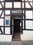 Kontraste in der Altstadt (Foto: Peter Blei)