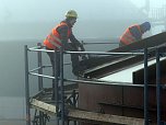 Der Deckel wird draufgesetzt (Foto: nnz)