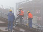 Der Deckel wird draufgesetzt (Foto: nnz)